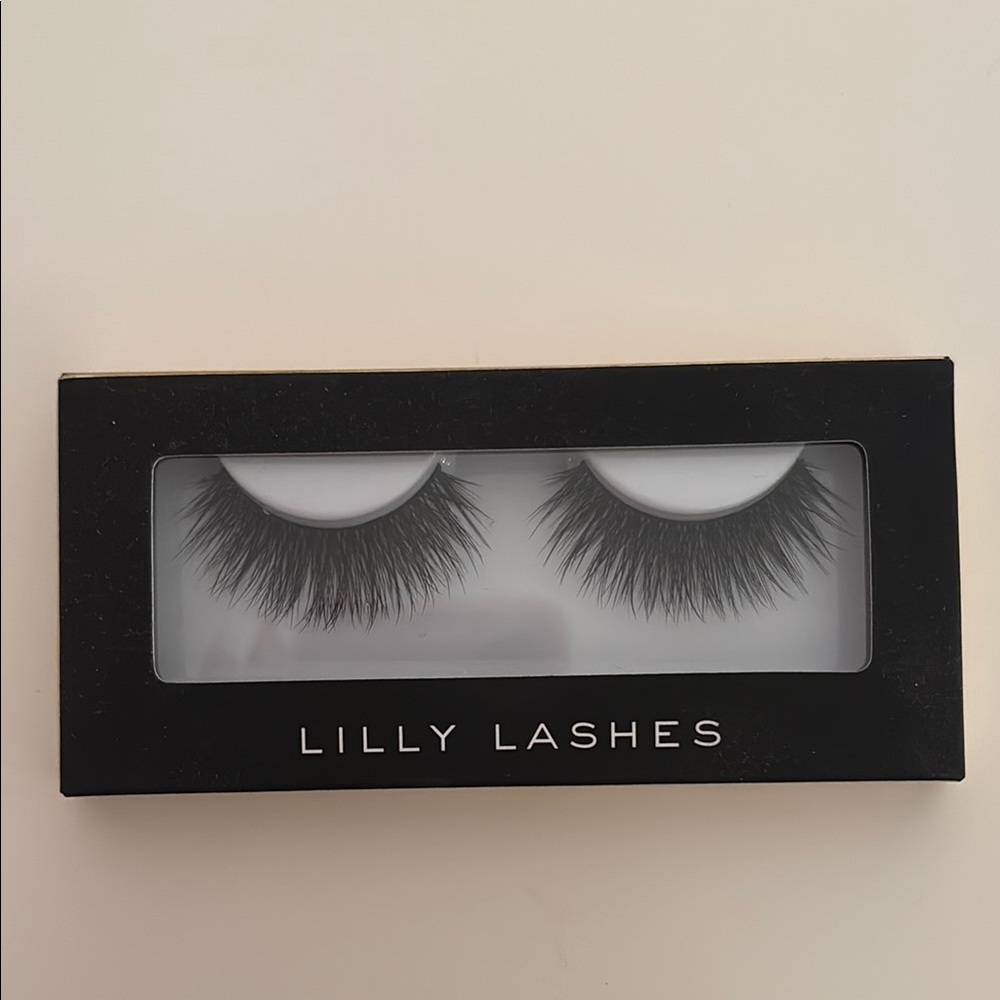 Lilly Lashes- Brooklyn Black Dramatic Synthetic Lashes